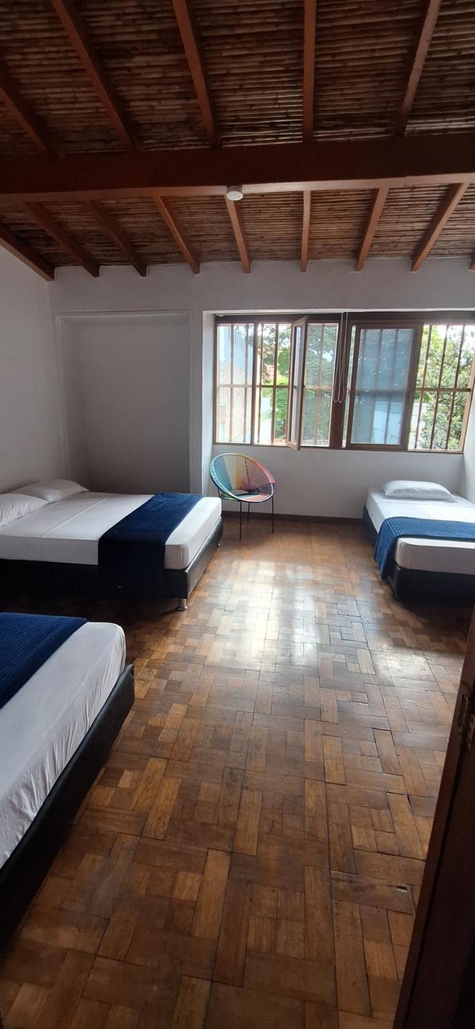 Yolo Hostel Medellin Bagian luar foto