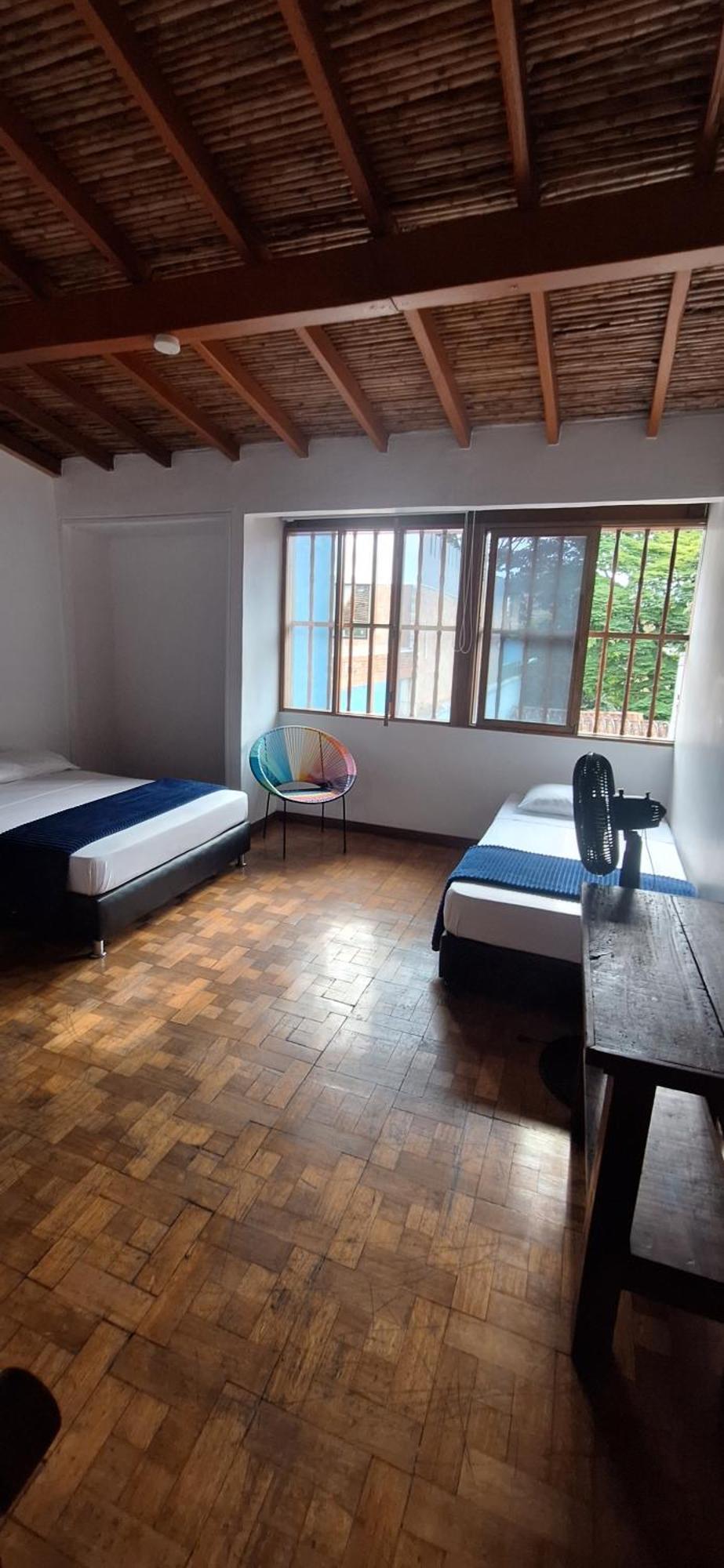 Yolo Hostel Medellin Bagian luar foto