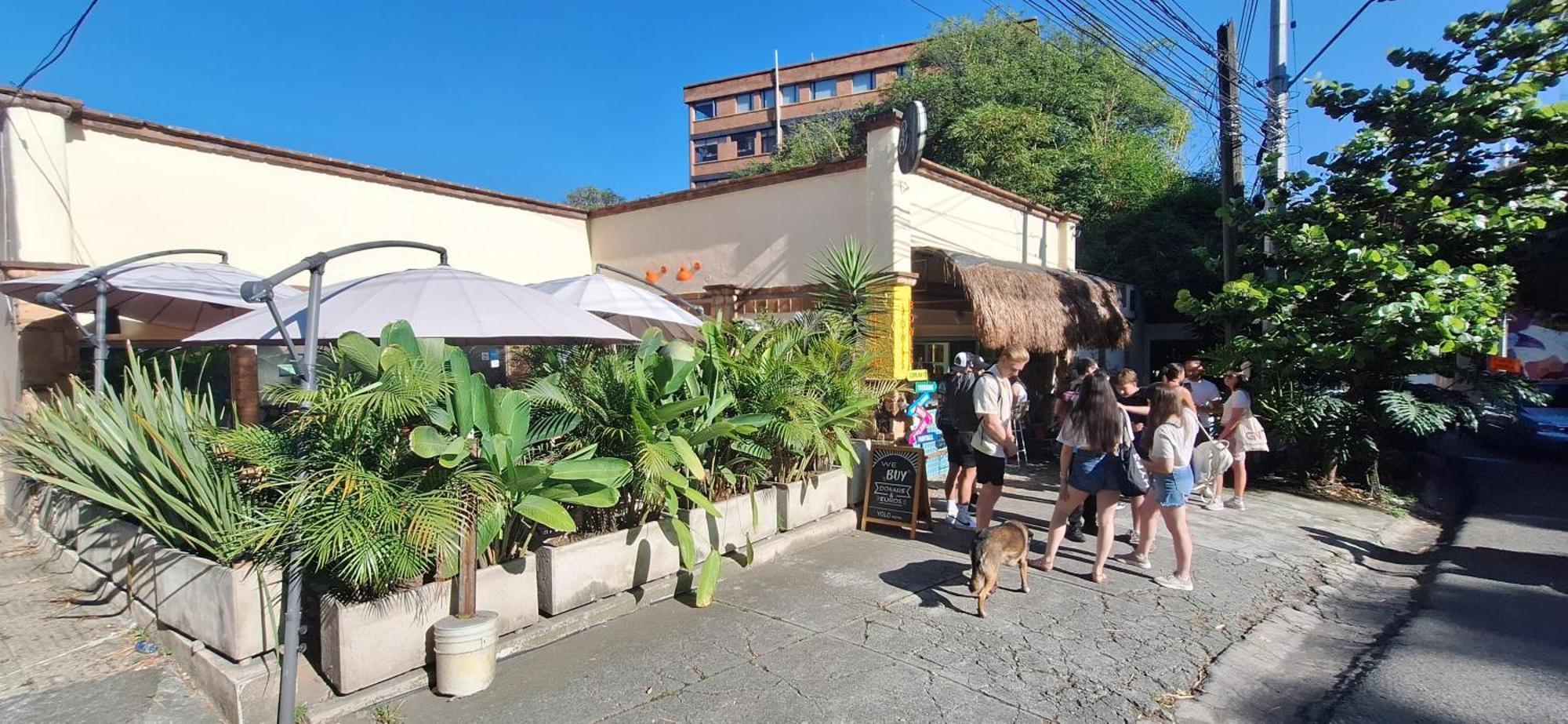 Yolo Hostel Medellin Bagian luar foto
