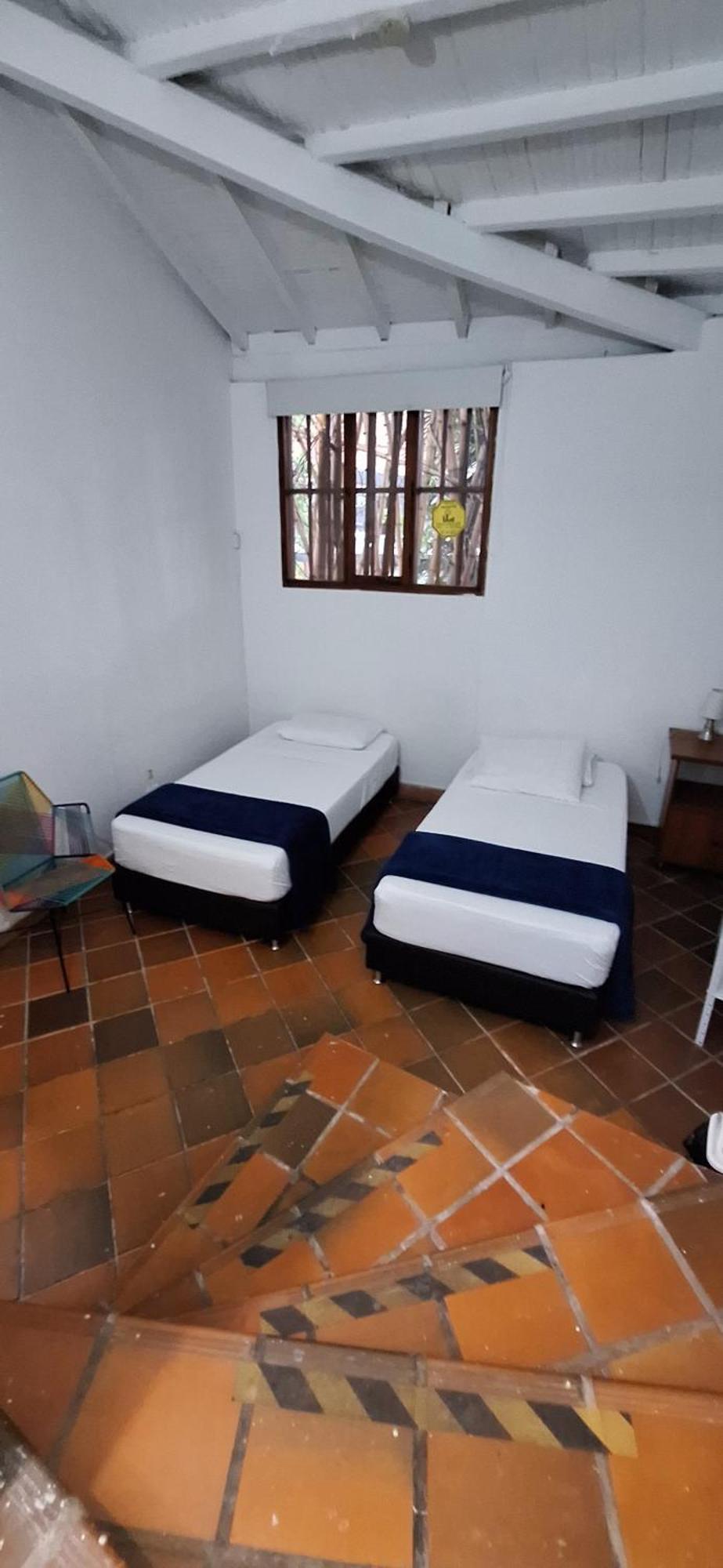 Yolo Hostel Medellin Bagian luar foto