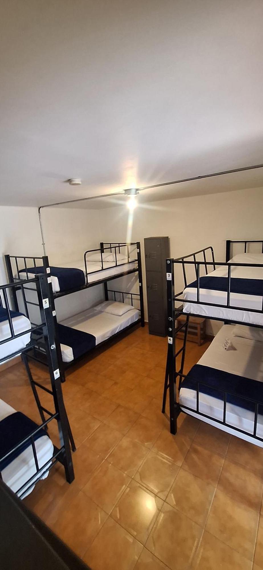 Yolo Hostel Medellin Bagian luar foto