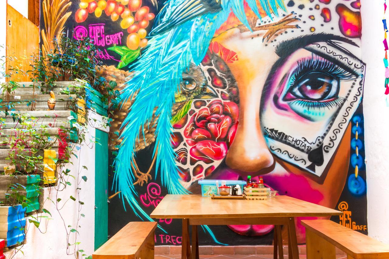 Yolo Hostel Medellin Bagian luar foto